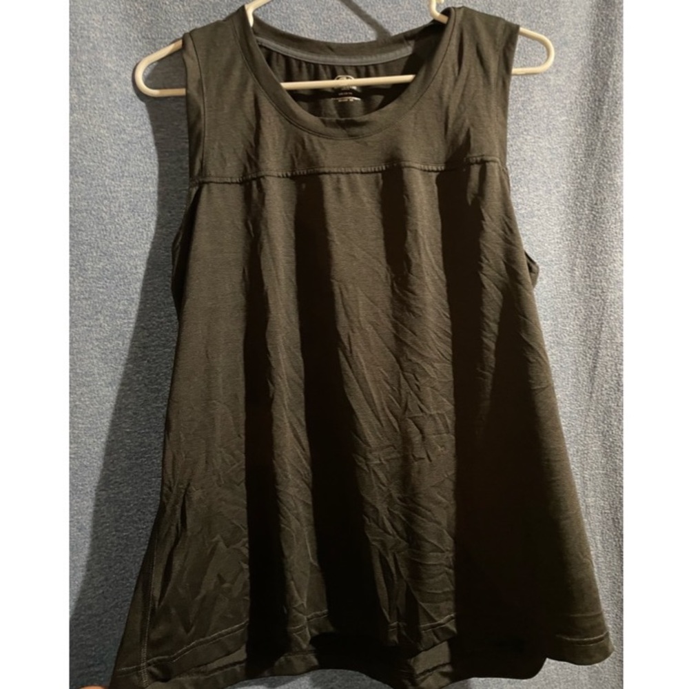 Athletic works tank top, size 12-14